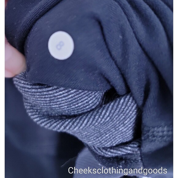 Lululemon Black Stretch Base Layer Running Hoodie Women's size 8 - Picture 4 of 9